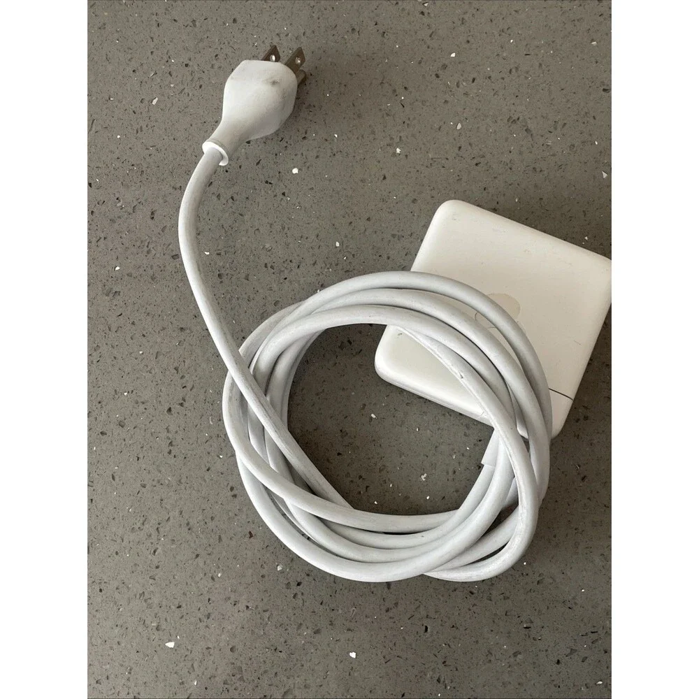 Genuine Apple A1947 61W USB-C Power Adapter Charger Power Brick w/ wall cord